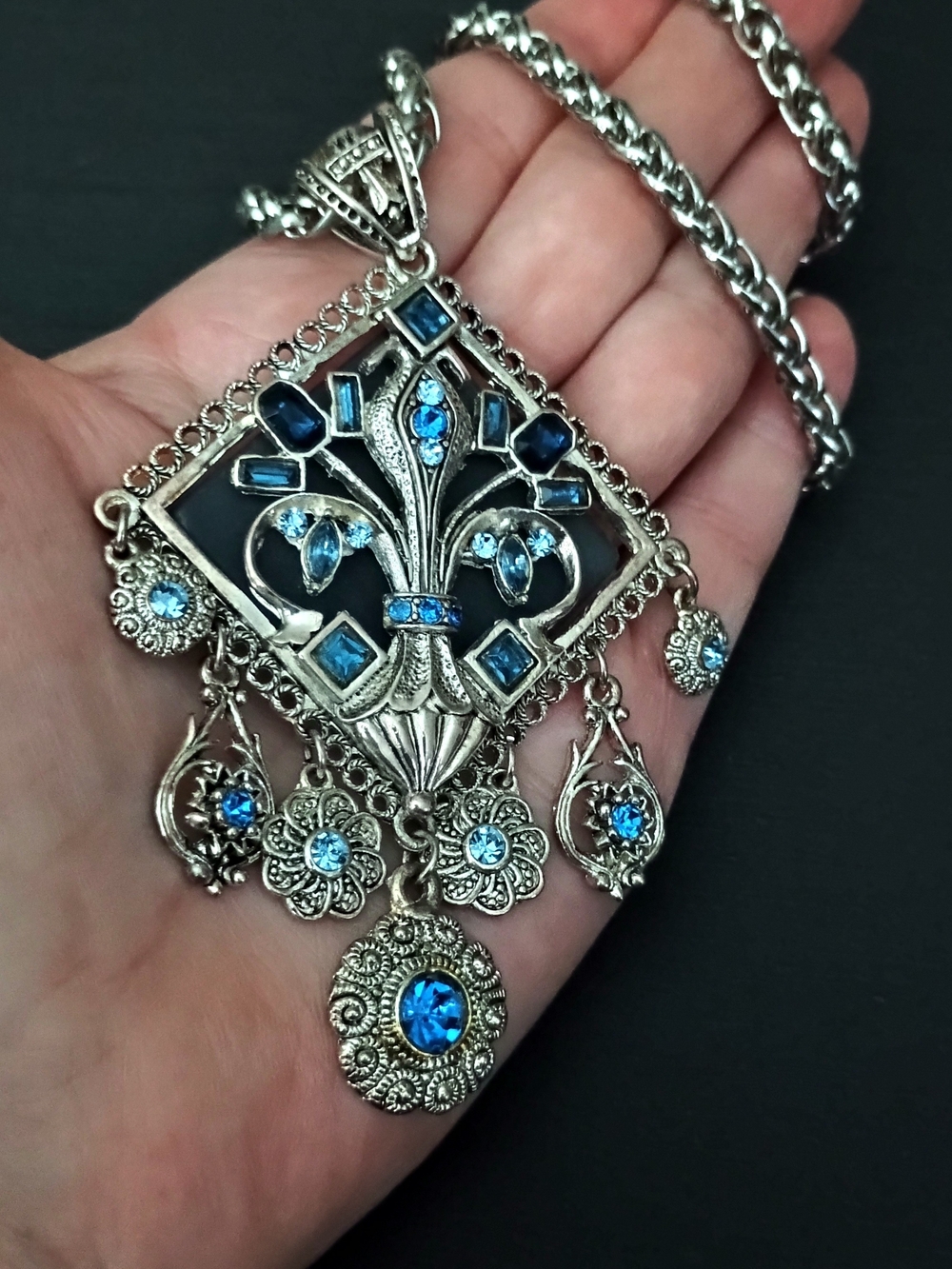Vintage-Inspired Fleur de Lis  Silver Pendant Necklace with Blue Stones